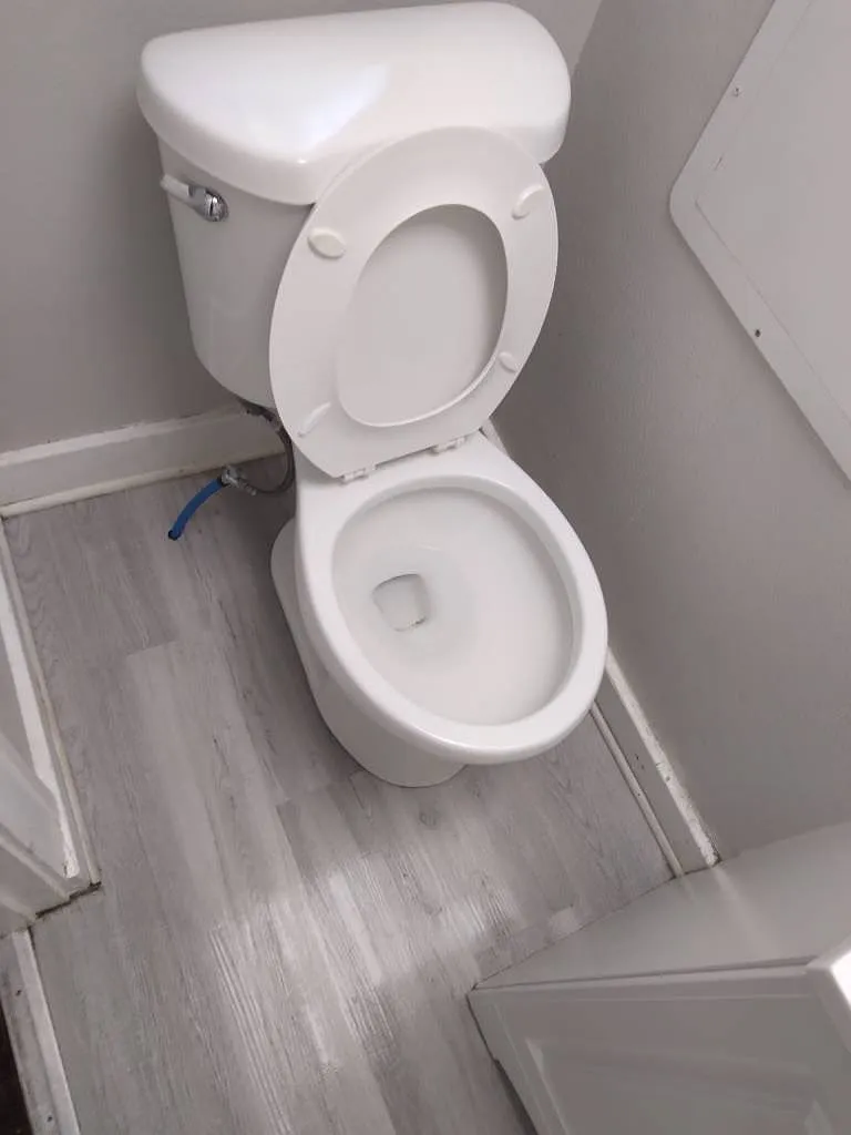 Studio, 1000 sqft, $850 — Photo 4