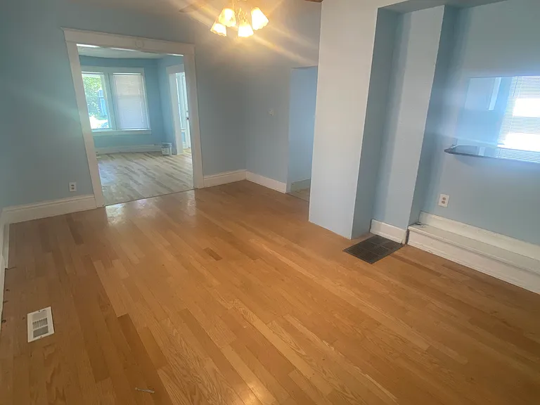 430 Langdon St — Photo 6