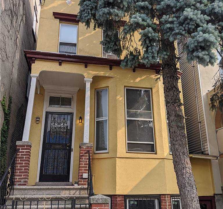 1st image of 31-31 12th St
