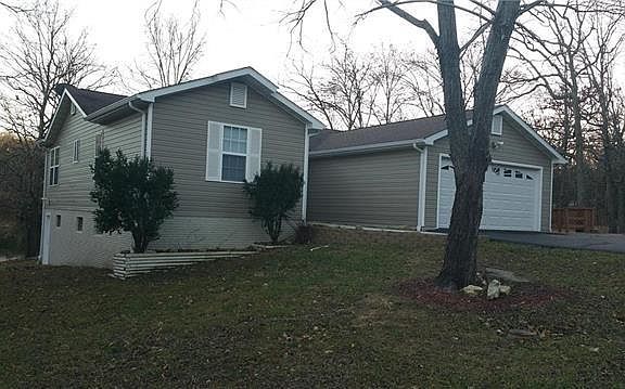 3rd image of 6046 Peachtree Dr