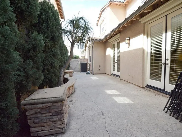 105 Sanctuary — Photo 15