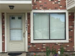 30545 Hidden Pines Ln #86, Roseville, MI 48066