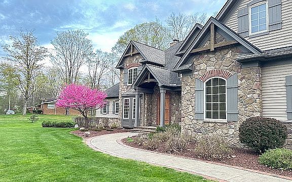 2nd image of 8291 Cloveridge Rd