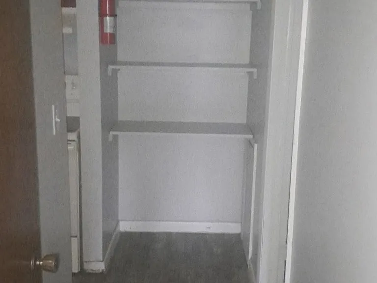728 Broadway St — Photo 6