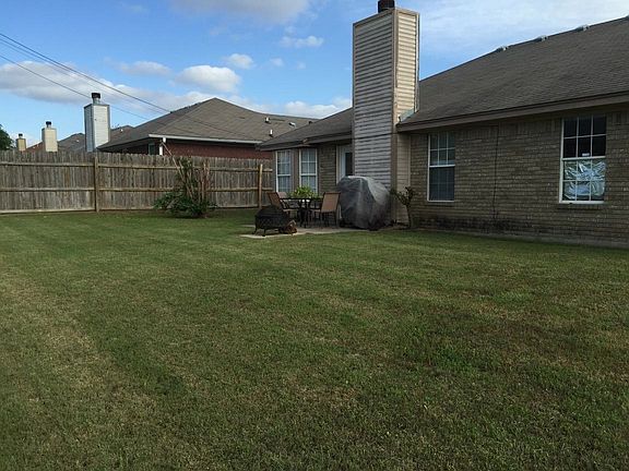 3rd image of 2801 Fieldstone Dr