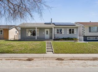 320 W Whiteview Rd NE, Calgary, AB T1Y 1P8