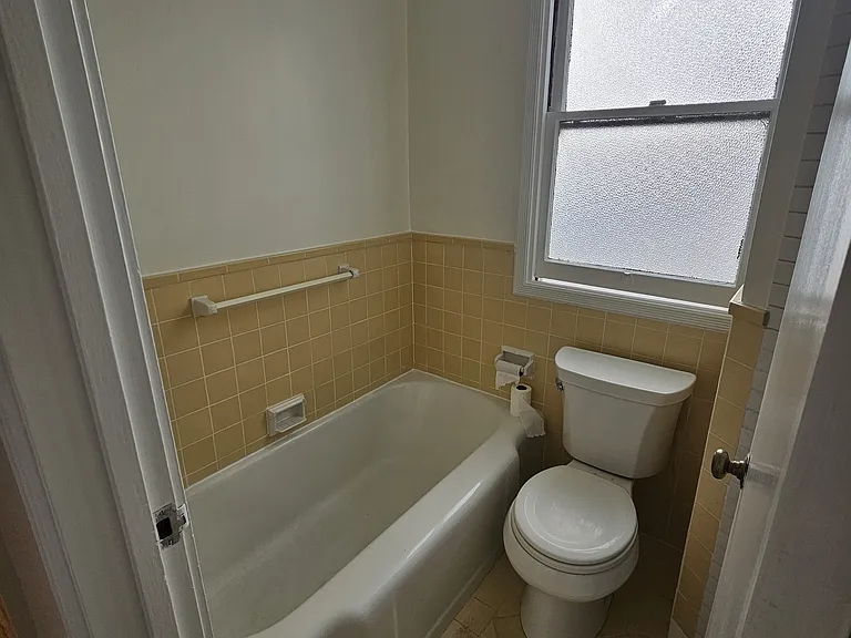 1935 Clay St #302 — Photo 14