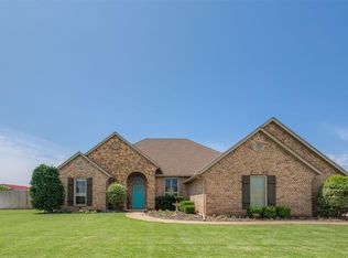 4604 Crestmere Ln, Edmond, OK 73025