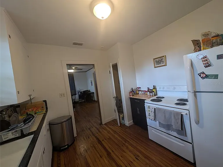 234 SW 3rd St — Photo 10