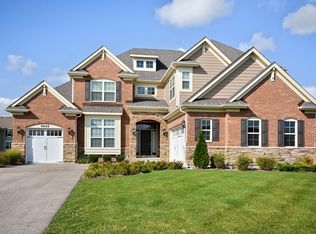 4655 Foxgrove Dr, Saint Charles, IL 60175