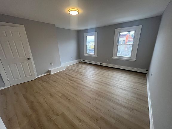 5th image of 326 Grand St #3F