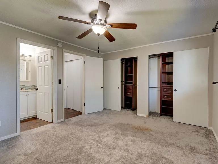 899 SW 13th Ave — Photo 22