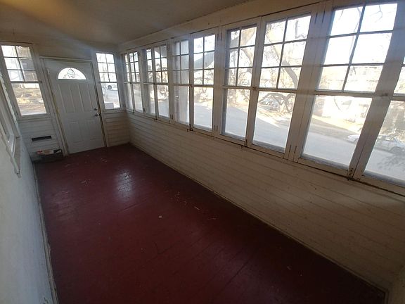3rd image of 1107 Edgerton St