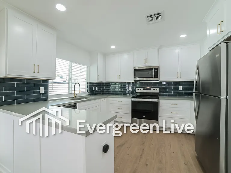 6615 W Coolidge St — Photo 2