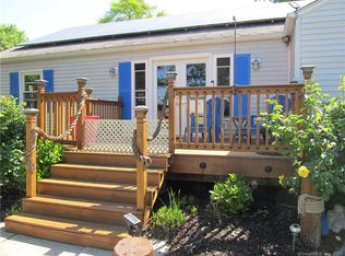 12 George St, Waterford, CT 06385