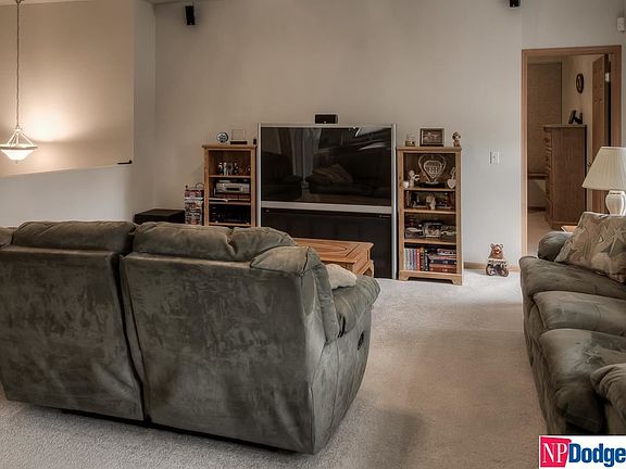 3rd image of 2203 Diane St