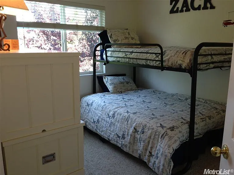 375 Coventry Cir — Photo 10