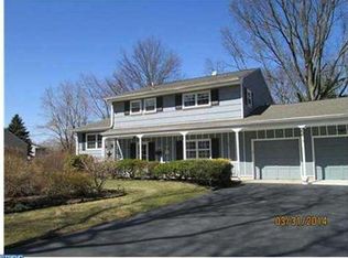 22 Steven Rd, Kendall Park, NJ 08824