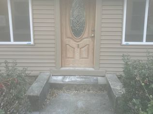 8 Maple St, Glenham, NY 12527