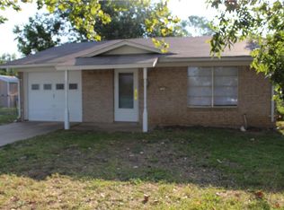 724 N Cummings Dr, Alvarado, TX 76009
