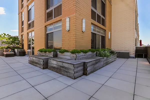 Sold by Bohemia Realty Group | media 6