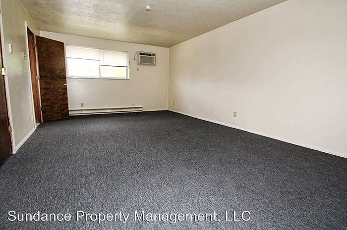 2nd image of 124 E Sycamore St APT 5
