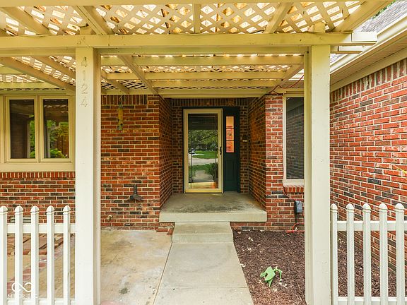 4th image of 4124 Windsor Ct