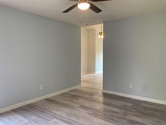 4th image of 7509 Carver Ave
