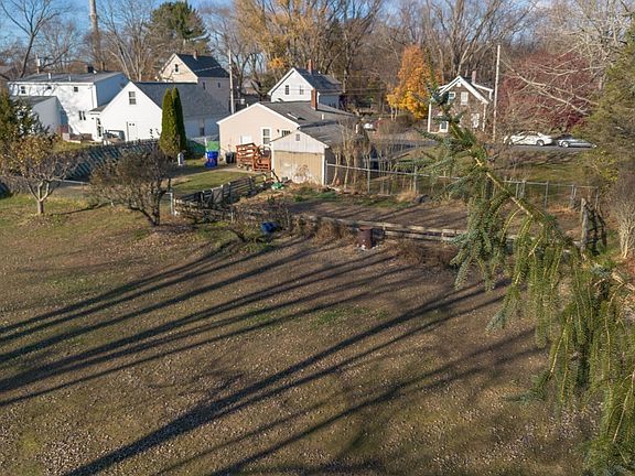 3rd image of 93A Okeefe St