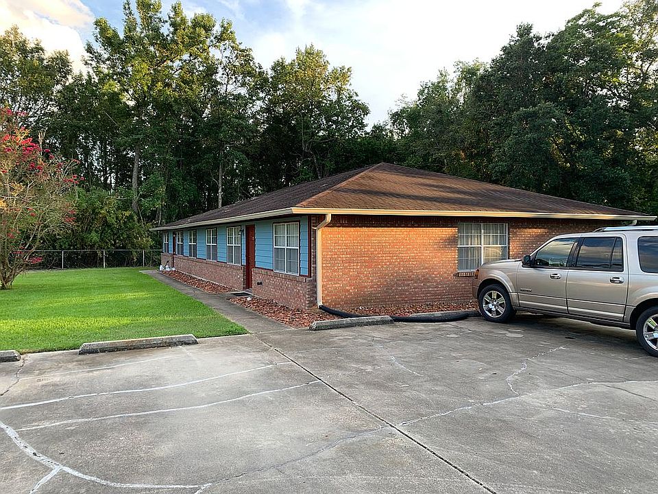 2nd image of 20065 Commission Rd