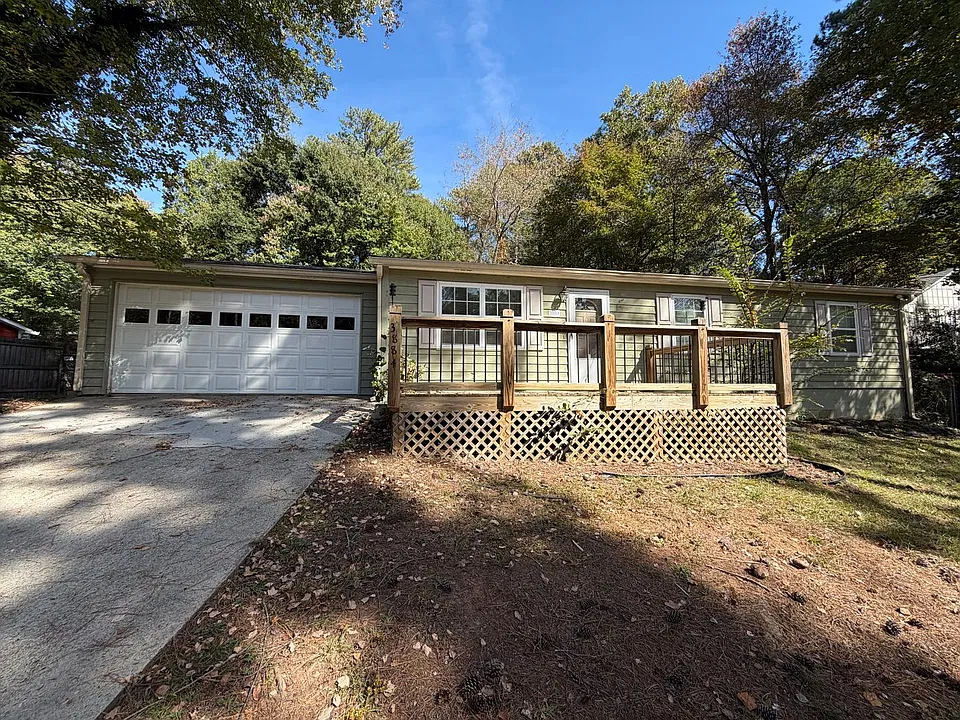 3884 Dollar Cir