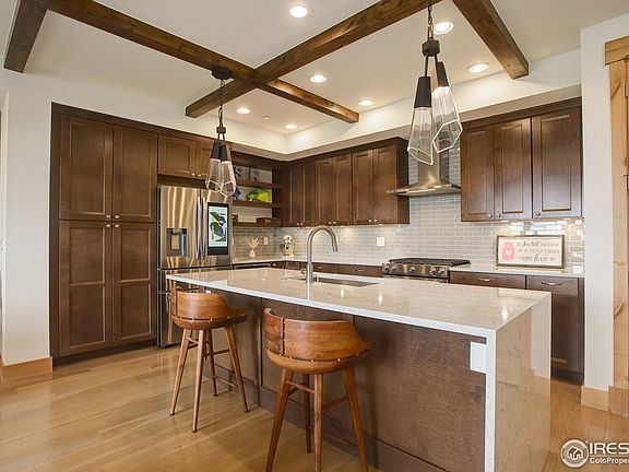5th image of 509 Canary Ln