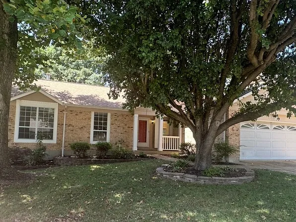 6859 Bear Creek Dr, Saint Louis, MO 63129