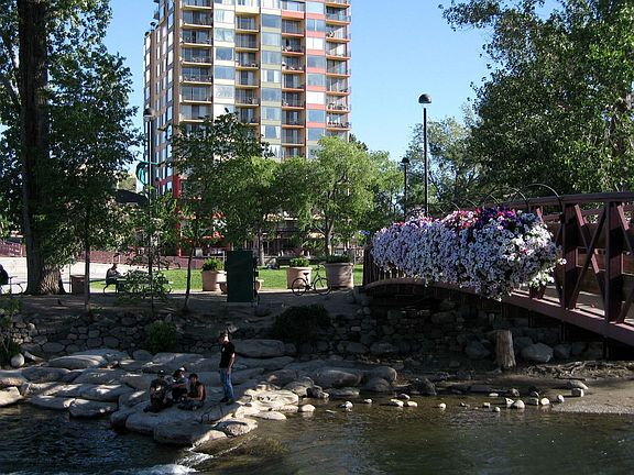 Condo with Wingfield Park and Truckee River