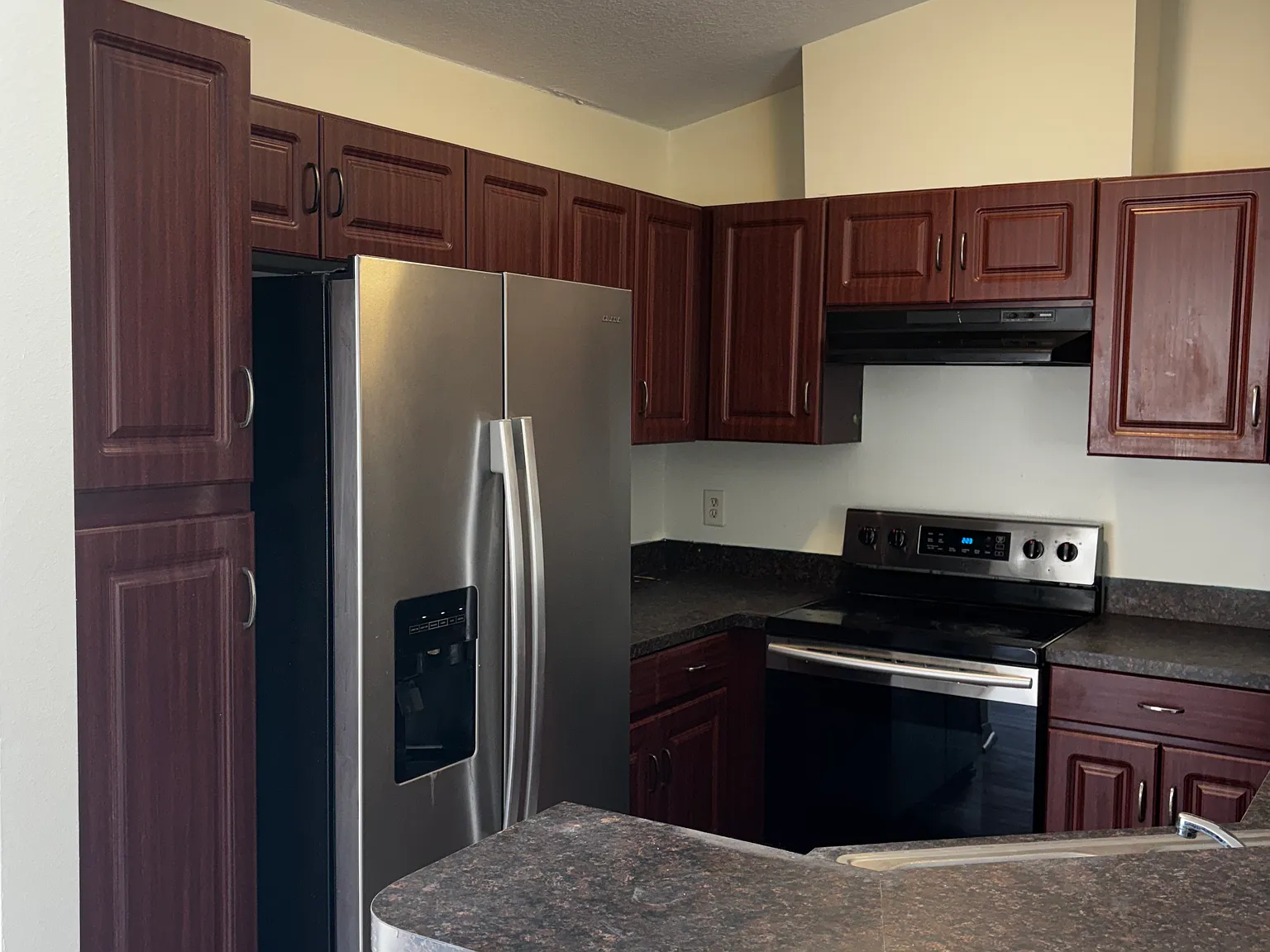 3 bed, 1146 sqft, $1,950 — Photo 2