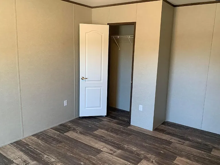 5510 Lakeaire Blvd — Photo 5