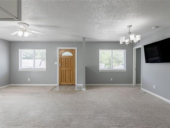 5th image of 8513 E 108th Ter