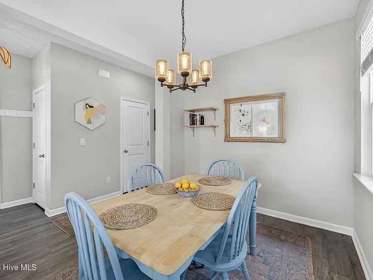3647 Roseblossom Dr — Photo 19