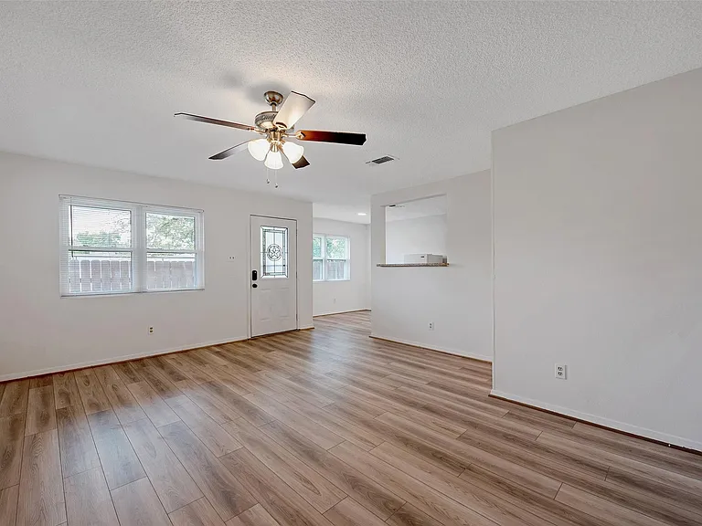 910 Judiway St — Photo 4