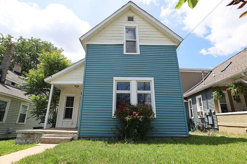 1st image of 129 Diamond Ave SE