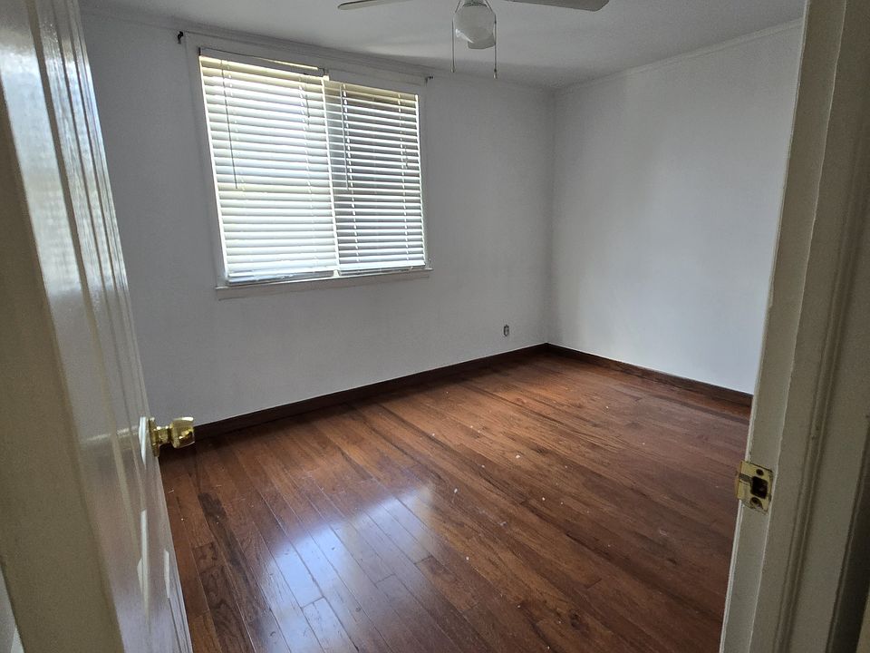 1st image of 3732 Richmond St #1