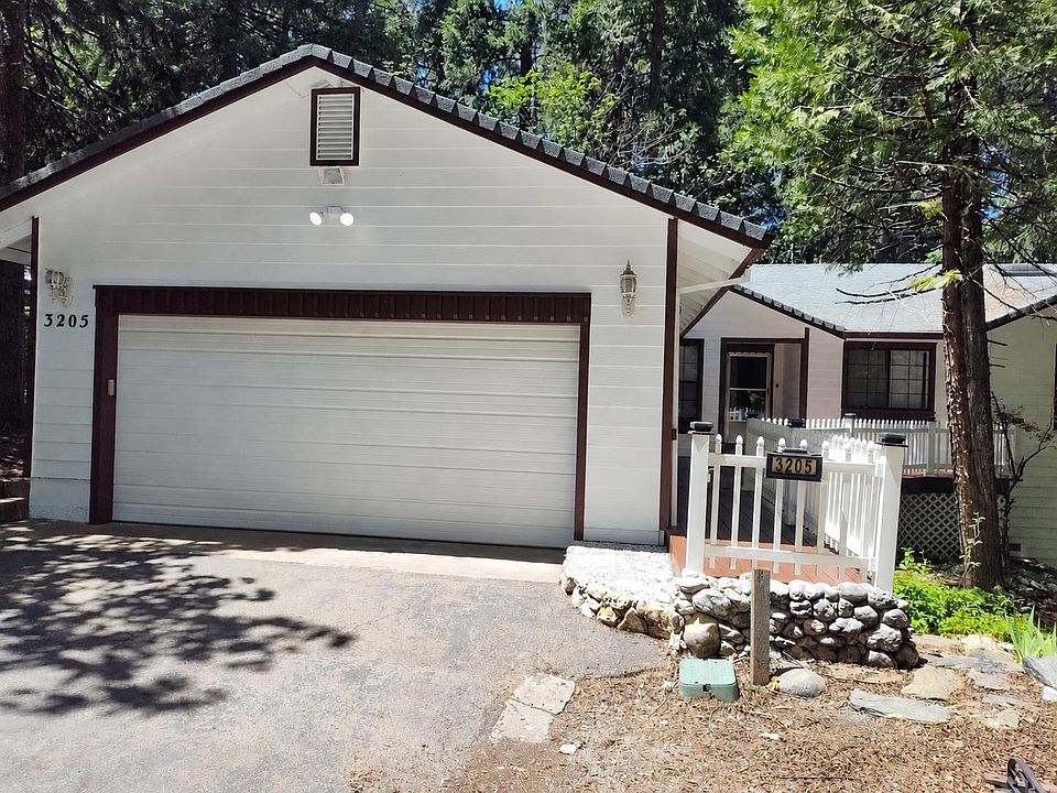 1st image of 3205 Castlewood Cir