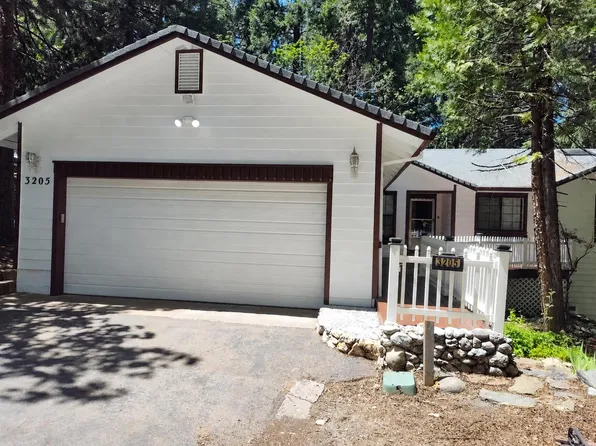 3205 Castlewood Cir, Pollock Pines, CA 95726