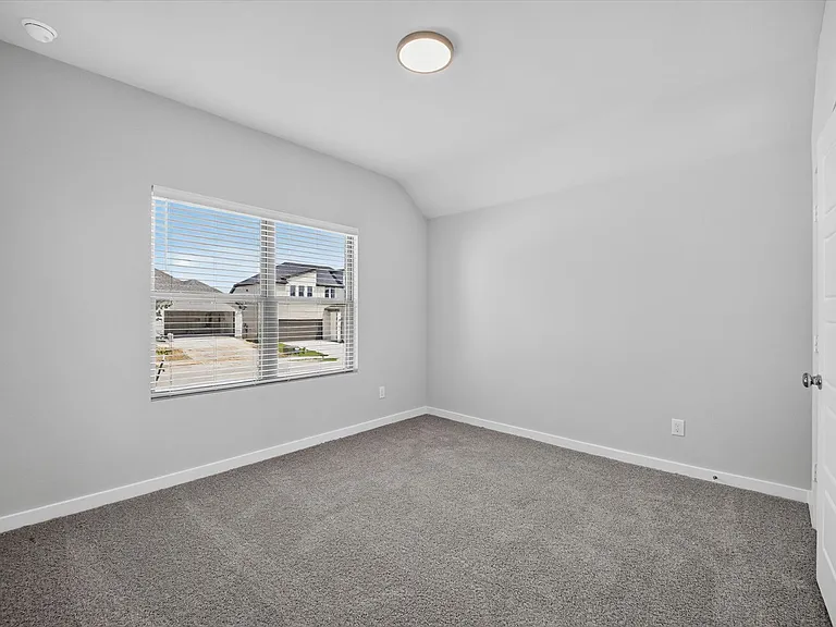 709 Summerberry Dr — Photo 12