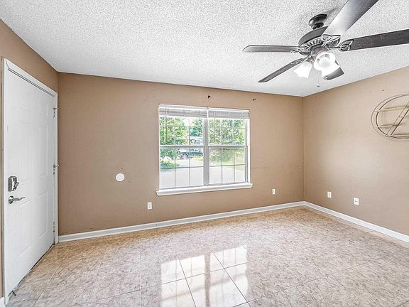 3rd image of 2026 N Roberts Cir #B