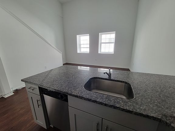 3rd image of 2231 Bryn Mawr Ave #9