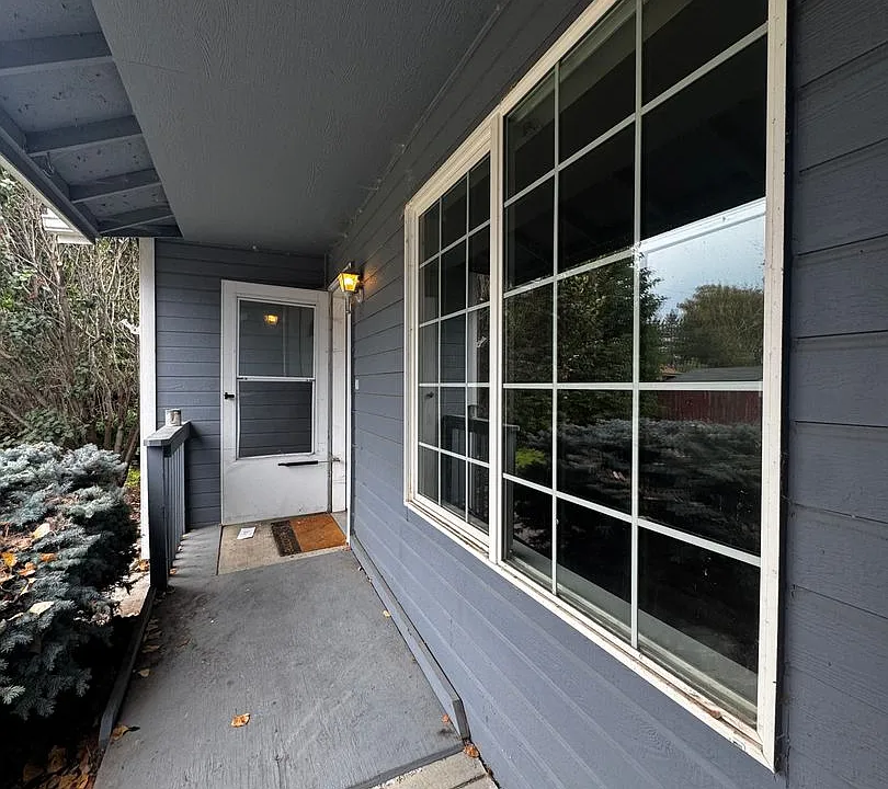 2203 N Abbey Glen Ct