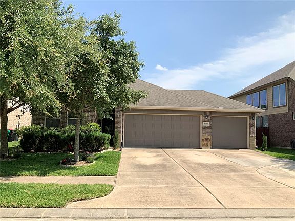 3rd image of 8338 Hunters Lodge Ln