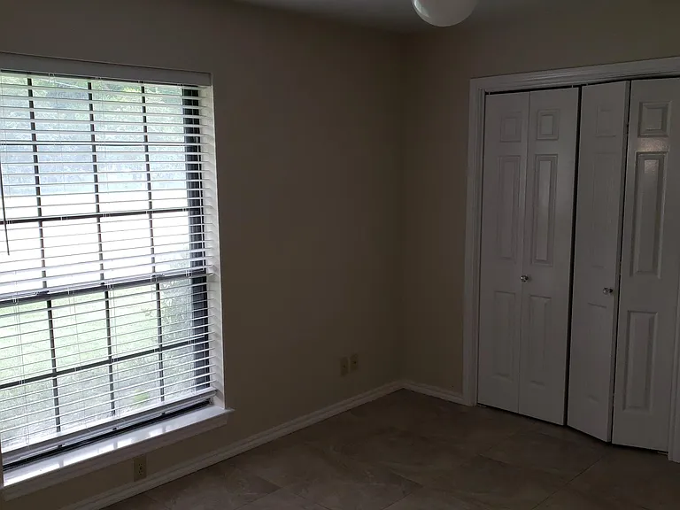 3016 Overton Park Dr W — Photo 34