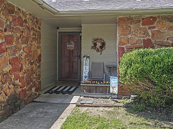 3rd image of 11827 E 62nd Pl